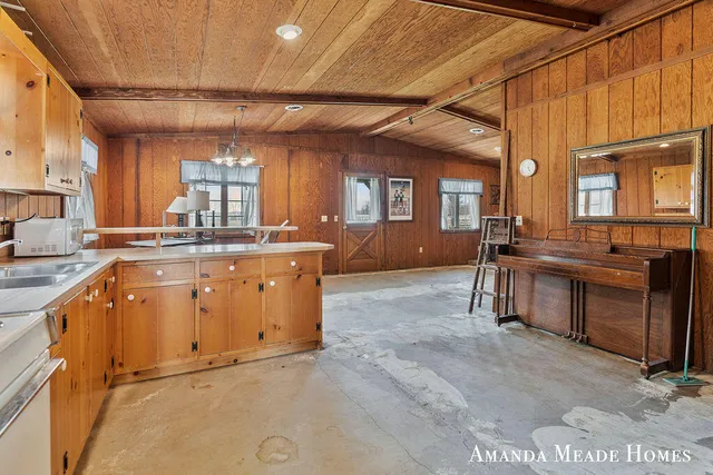 $1,500,000 | 12345 92nd Street Southeast, Alto, MI 49302