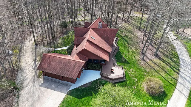 $1,500,000 | 12345 92nd Street Southeast, Alto, MI 49302