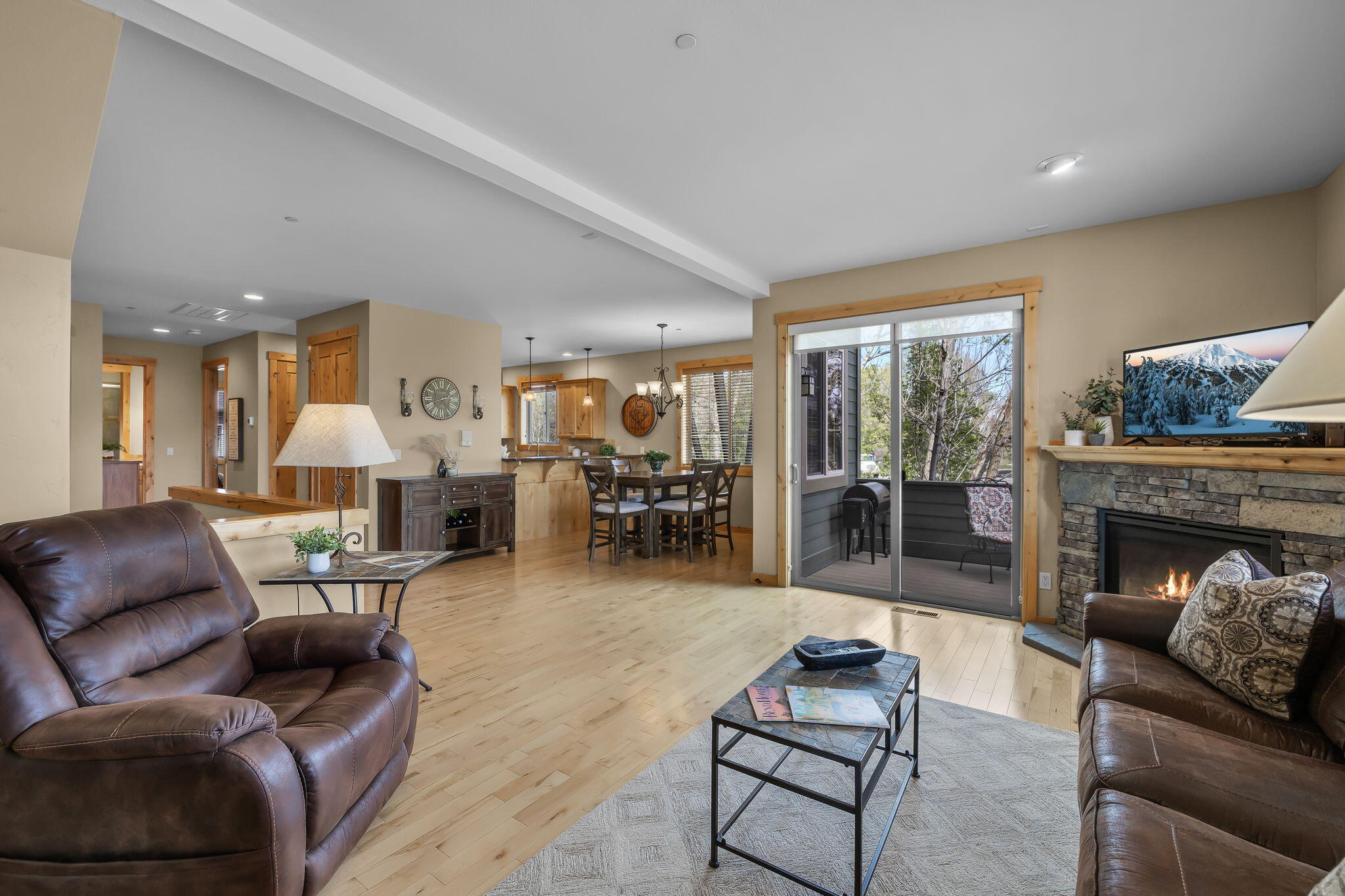 601 Southwest Otter Way Bend, OR 97702 - Photo 10 of 58