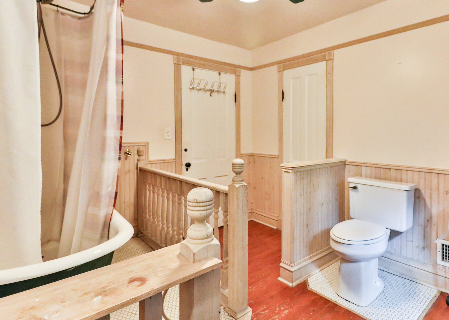 15 Rugby Place Elgin, IL 60120 - Photo 23 of 24 a bathroom with a toilet and a shower