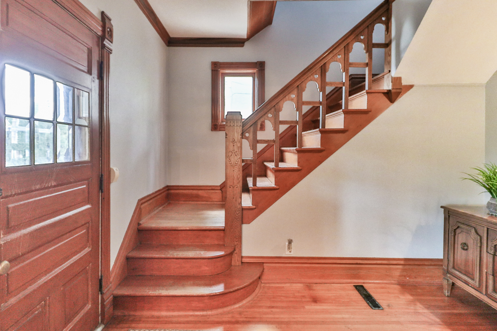 15 Rugby Place Elgin, IL 60120 - Photo 5 of 24 a view of entryway with wooden floor