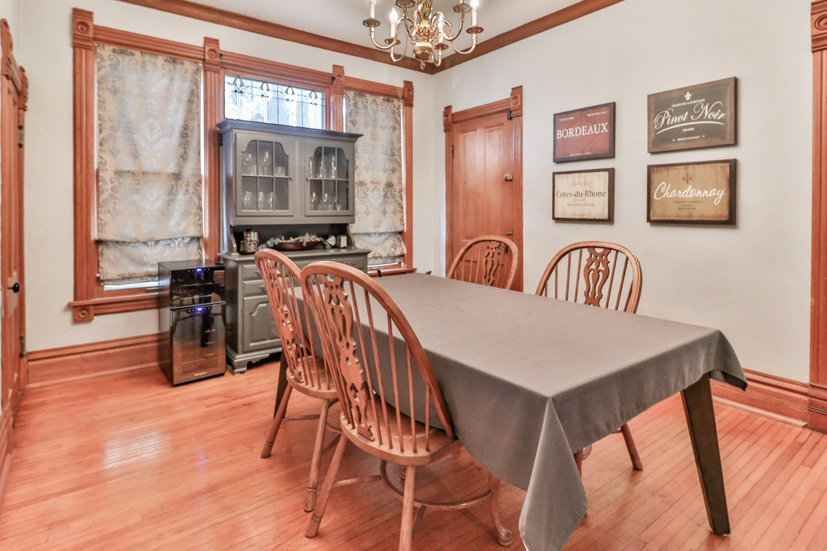 15 Rugby Place Elgin, IL 60120 - Photo 9 of 24 a view of a dining room with furniture window and outside view