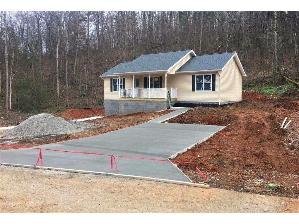 1154 Autumn Breeze Road Newport, TN 37821 - Photo 1 of 9 Photo 1