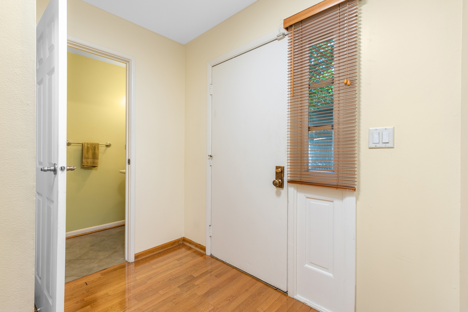833 Swallow Street Deerfield, IL 60015 - Photo 2 of 37 a view of empty room