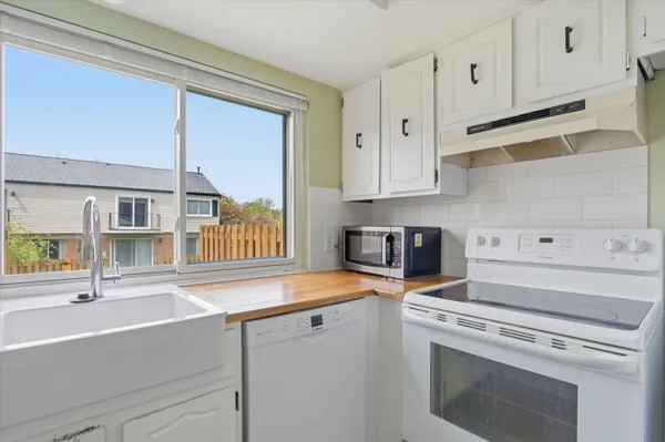 $269,000 | 3273 Bolgos Circle, Ann Arbor, MI 48105