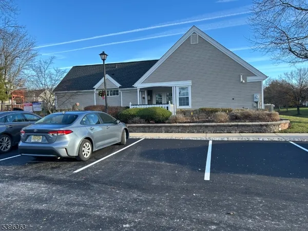 $515,000 | 89 Violet Court, Whitehouse Station, NJ 08889