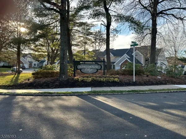 $515,000 | 89 Violet Court, Whitehouse Station, NJ 08889