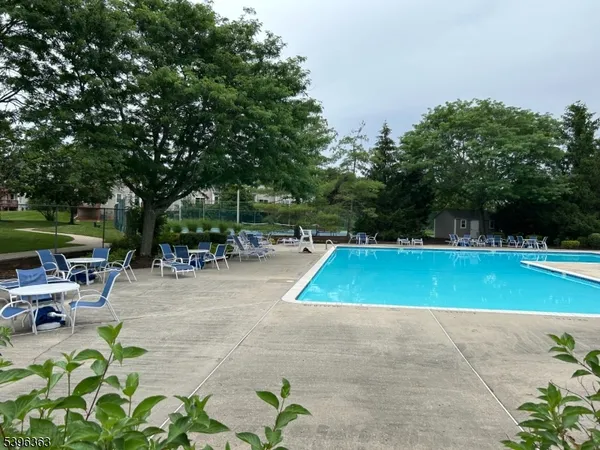 $515,000 | 89 Violet Court, Whitehouse Station, NJ 08889