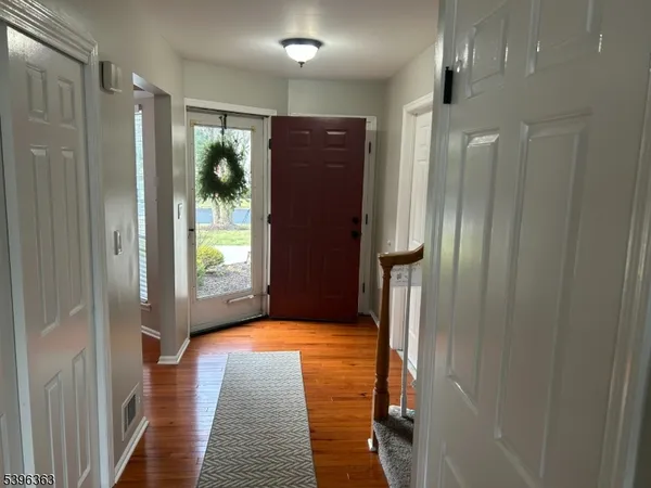 $515,000 | 89 Violet Court, Whitehouse Station, NJ 08889