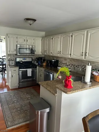 $515,000 | 89 Violet Court, Whitehouse Station, NJ 08889