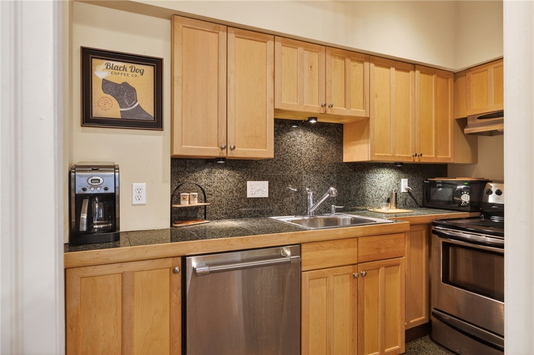 1163 East Avenue, Unit UN03 Rochester, NY 14607 - Photo 18 of 35