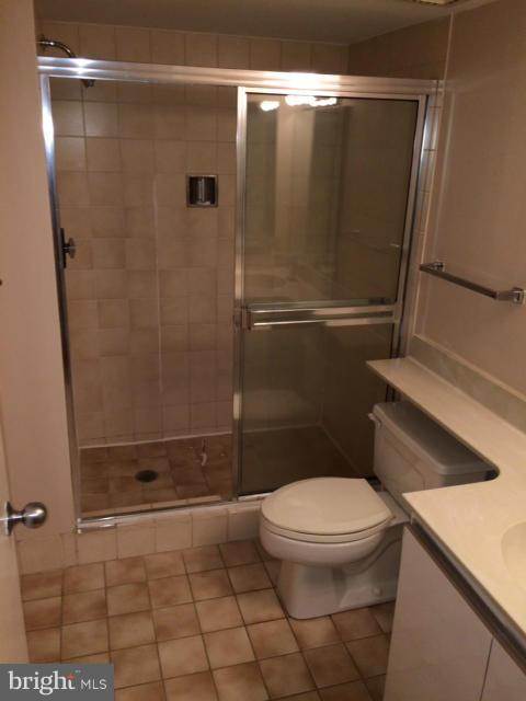 1808 Old Meadow Road, Unit 805 McLean, VA 22102 - Photo 2 of 6 Bath