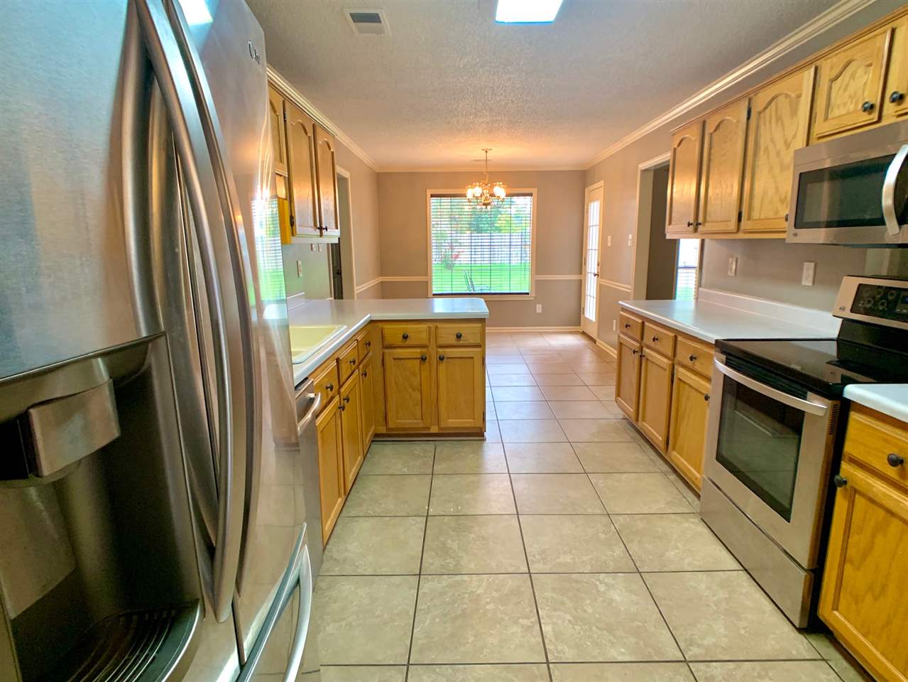 565 Collierville Arlington Road Collierville, TN 38017 - Photo 8 of 25 Kitchen from Dining Room