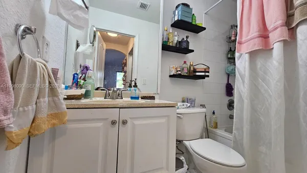 $2,690 | 8970 West Flagler Street, Unit 206, Miami, FL 33174