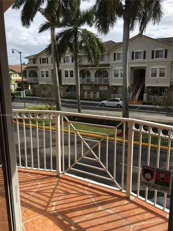 $2,690 | 8970 West Flagler Street, Unit 206, Miami, FL 33174