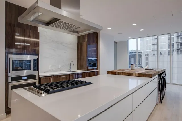 $1,950 | 515 Church Street, Unit 3002, Nashville, TN 37219