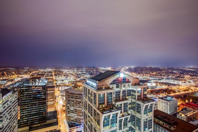 $1,950 | 515 Church Street, Unit 3002, Nashville, TN 37219