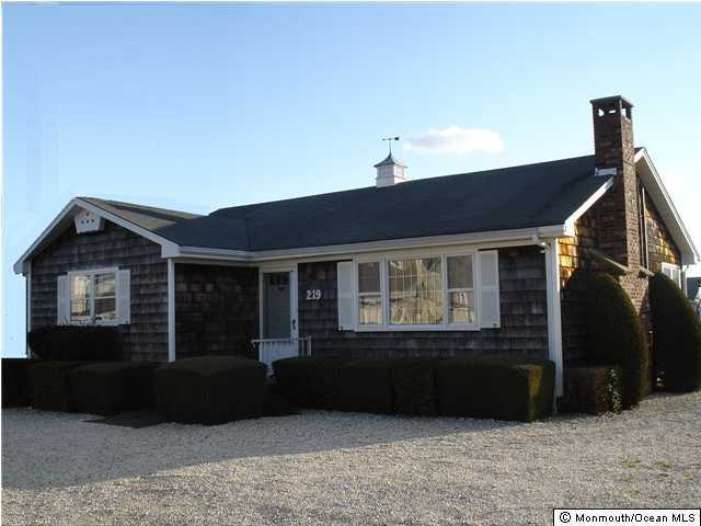 219 Heron Road Lavallette, NJ 08735 - Photo 1 of 15 Primary Photo