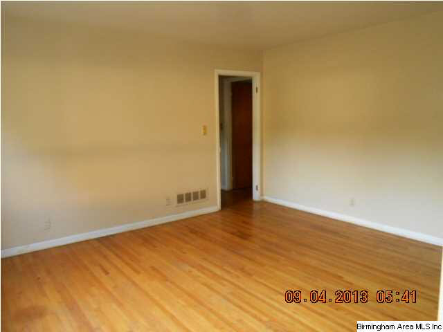 1612 28th Street Southwest Birmingham, AL 35211 - Photo 3 of 10