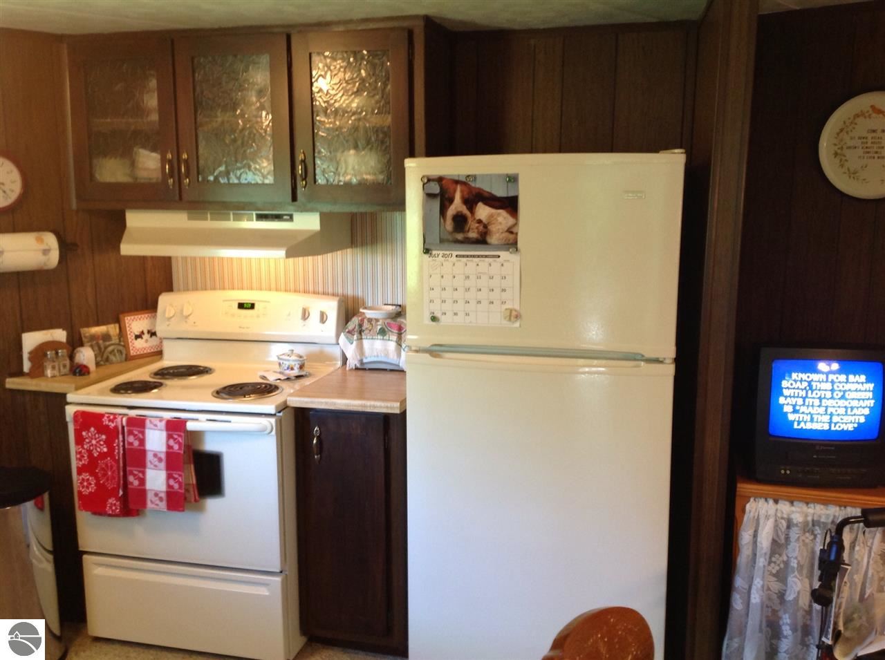 2723 Tonawanda Road Grawn, MI 49637 - Photo 17 of 53 1775030-16.JPG