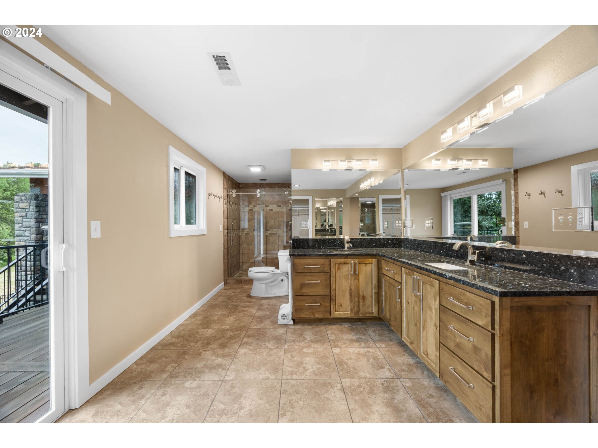 2174 Del Rio Road Roseburg, OR 97471 - Photo 21 of 48 Gallery Image 21