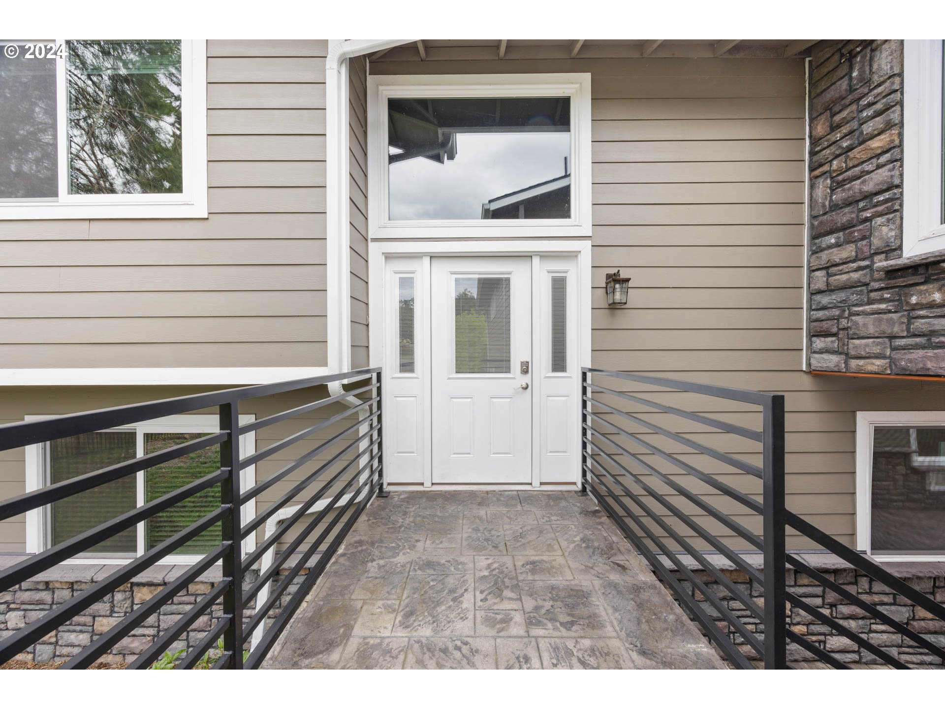 2174 Del Rio Road Roseburg, OR 97471 - Photo 3 of 48 Gallery Image 3