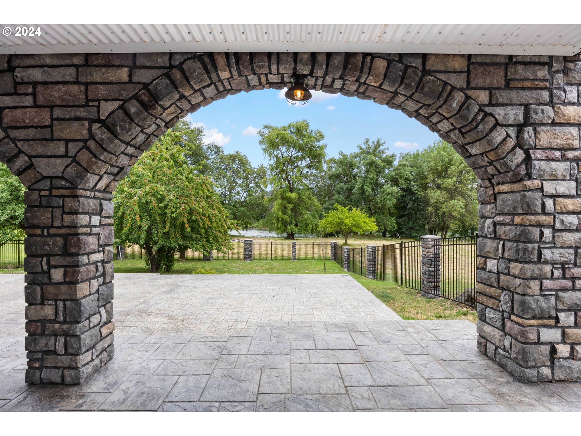 2174 Del Rio Road Roseburg, OR 97471 - Photo 32 of 48 Gallery Image 32