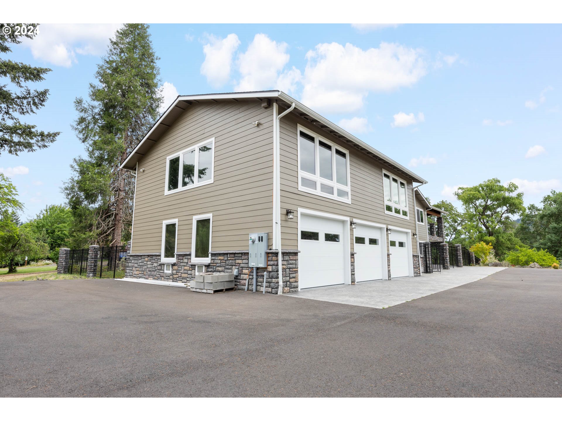 2174 Del Rio Road Roseburg, OR 97471 - Photo 36 of 48 Gallery Image 36