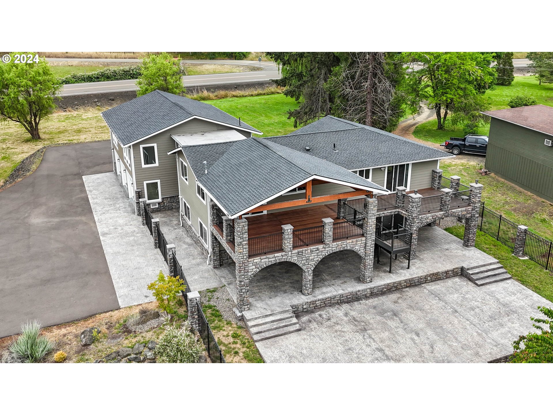 2174 Del Rio Road Roseburg, OR 97471 - Photo 40 of 48 Gallery Image 40
