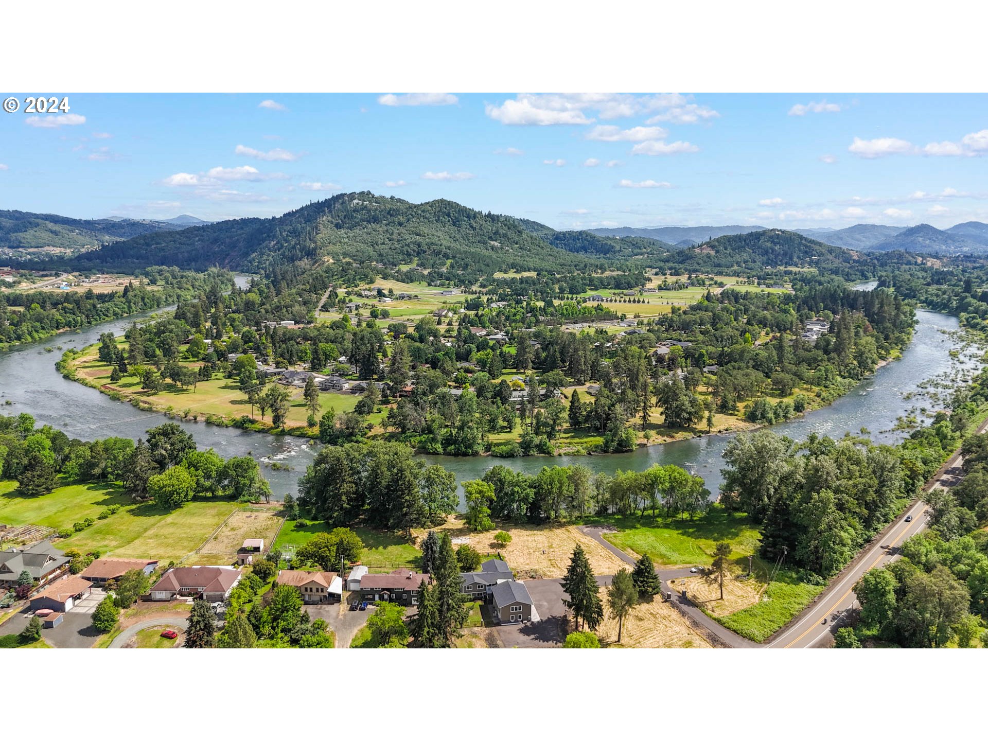 2174 Del Rio Road Roseburg, OR 97471 - Photo 47 of 48 Gallery Image 47