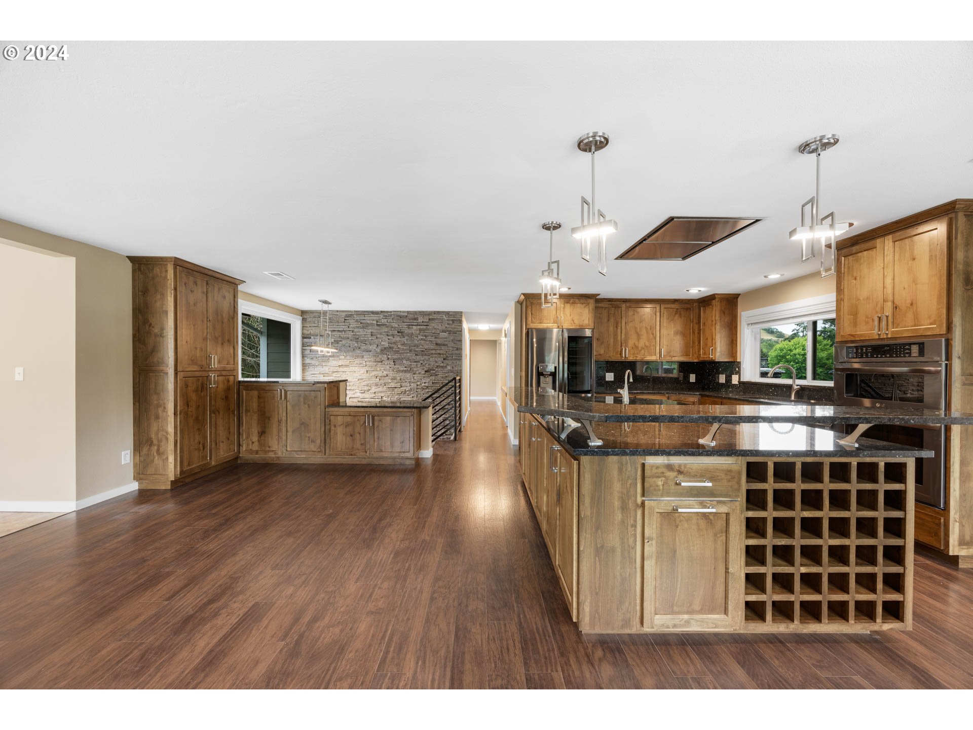 2174 Del Rio Road Roseburg, OR 97471 - Photo 6 of 48 Gallery Image 6