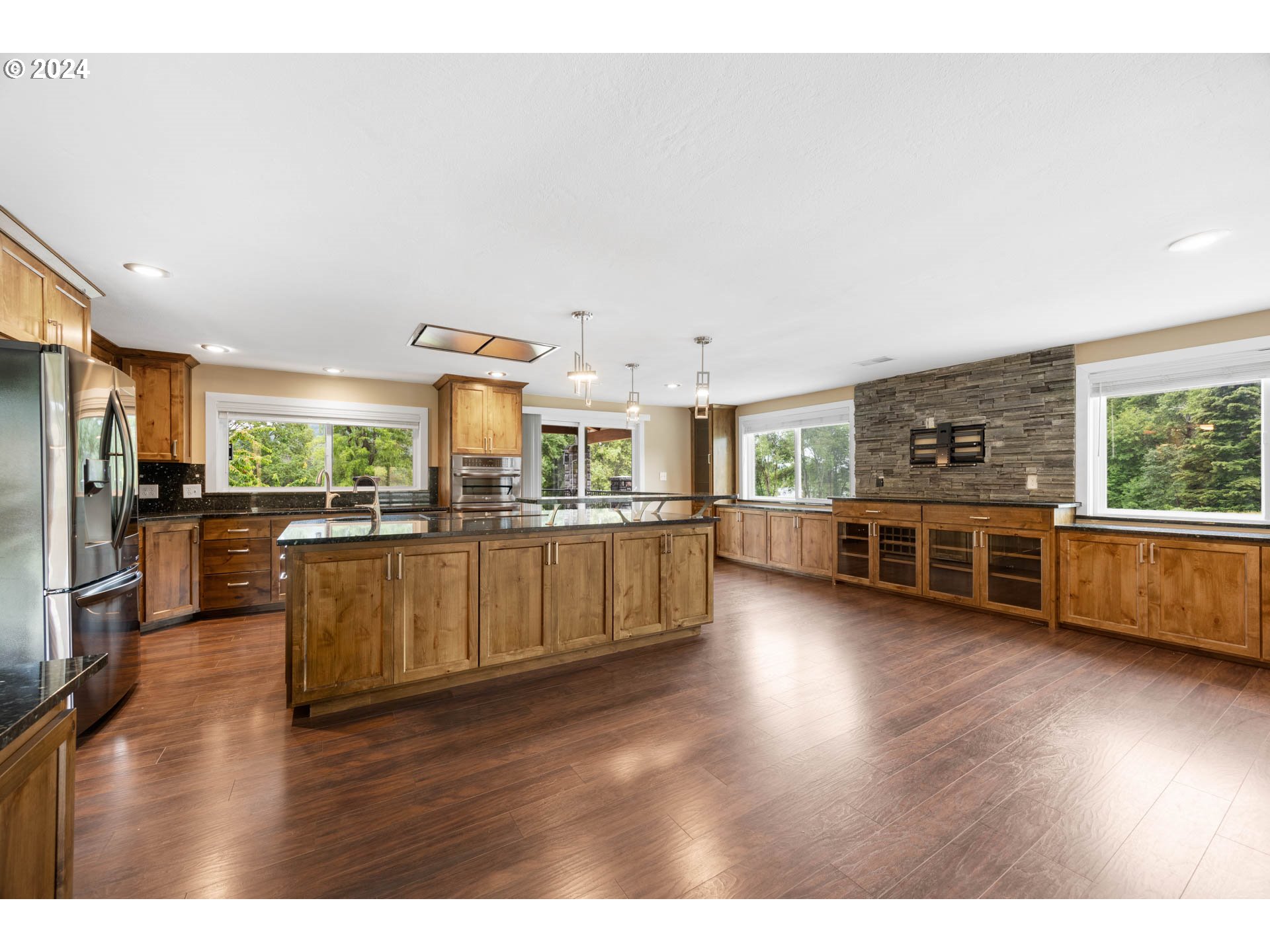2174 Del Rio Road Roseburg, OR 97471 - Photo 8 of 48 Gallery Image 8