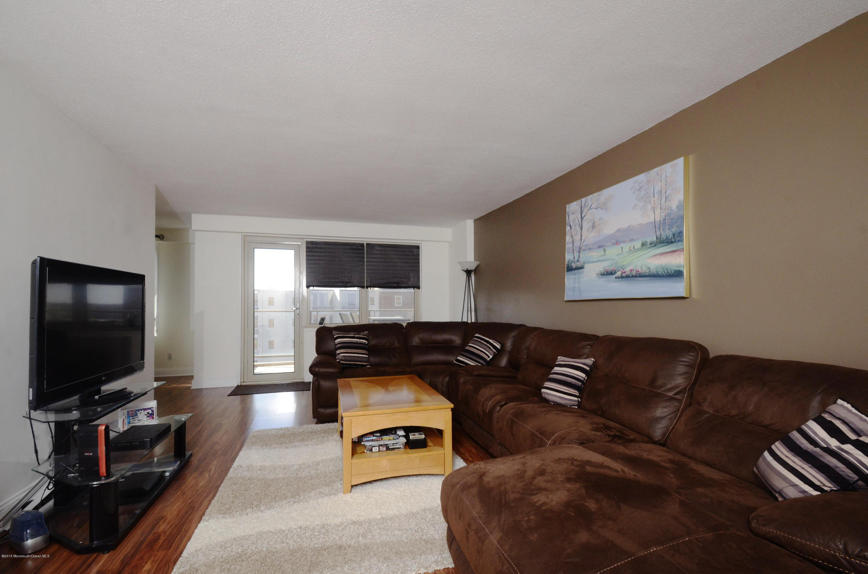 28 Riverside Avenue, Unit 10L Red Bank, NJ 07701 - Photo 5 of 12 _SPL9544