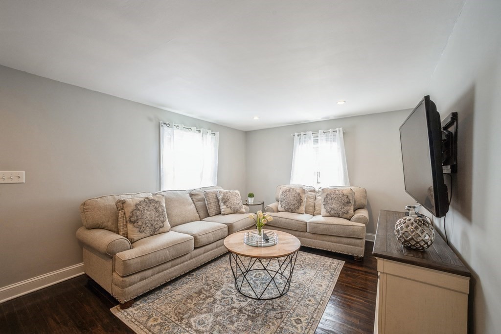 10 Ellen Road Woburn, MA 01801 - Photo 8 of 31 Gallery Image 8