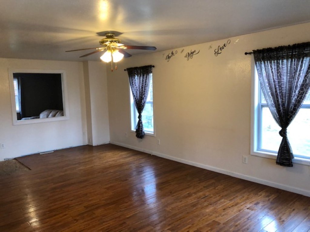 11510 East Stanton Road Sumner, MI 48889 - Photo 5 of 40 1851472-4.JPG