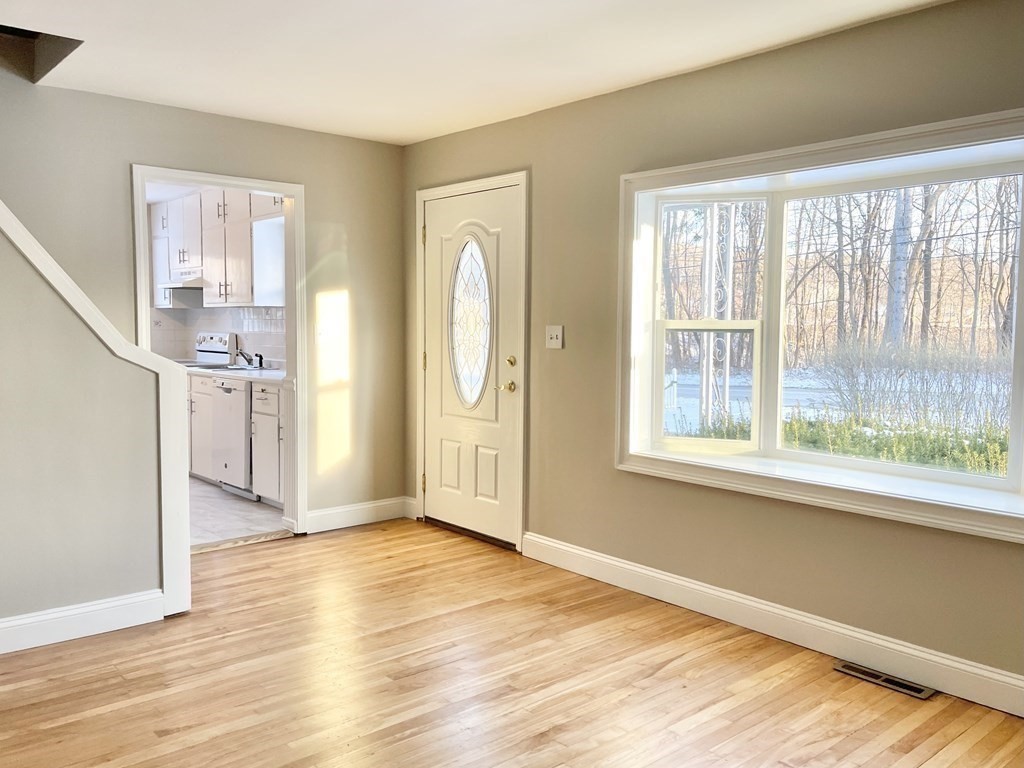 91 Wallace Road Fitchburg, MA 01420 - Photo 7 of 35 Gallery Image 7