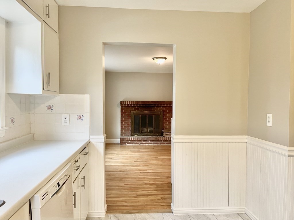 91 Wallace Road Fitchburg, MA 01420 - Photo 10 of 35 Gallery Image 10