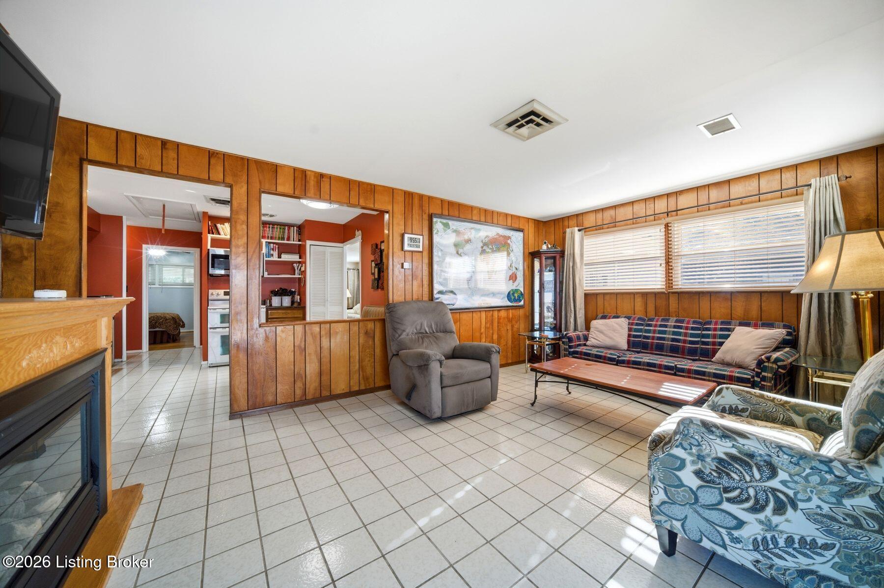 4820 Redstart Road Louisville, KY 40213 - Photo 36 of 41 loads of natural light