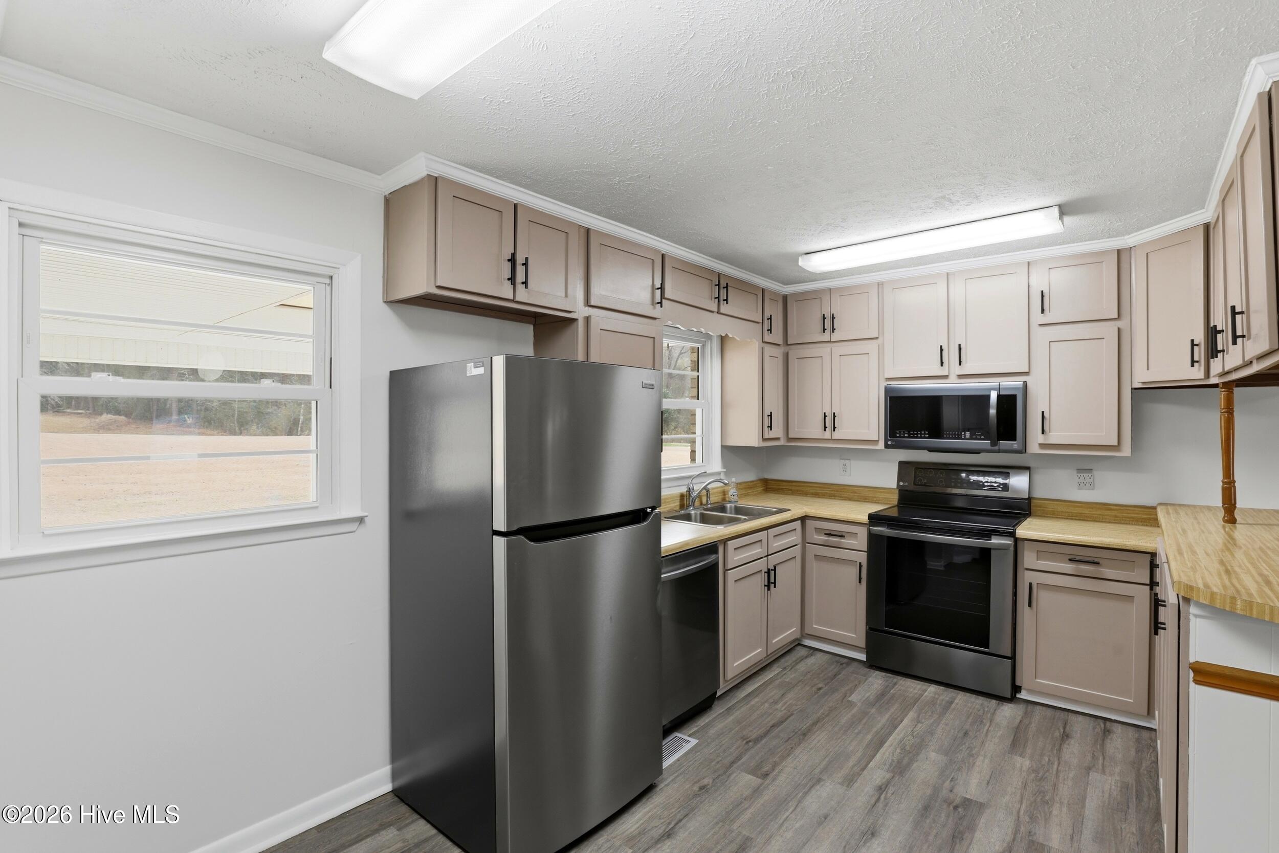 641 Haws Run Road Jacksonville, NC 28540 - Photo 11 of 83 9_641_haws_run_rd_009