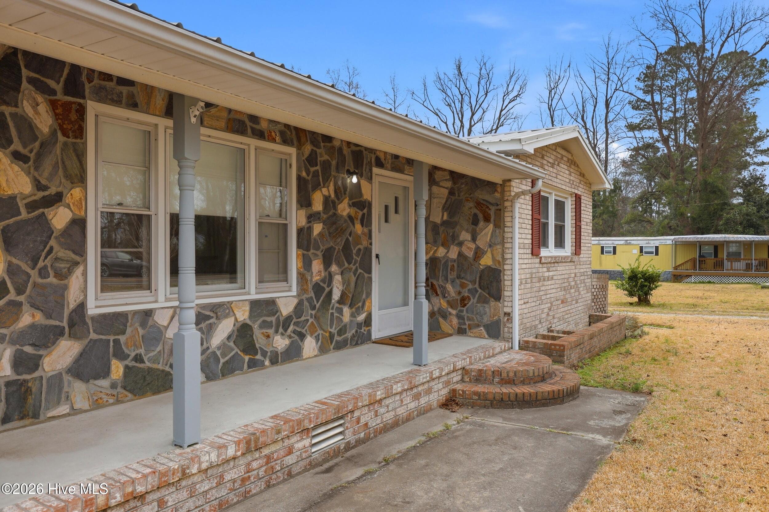 641 Haws Run Road Jacksonville, NC 28540 - Photo 3 of 83 4_641_haws_run_rd_004