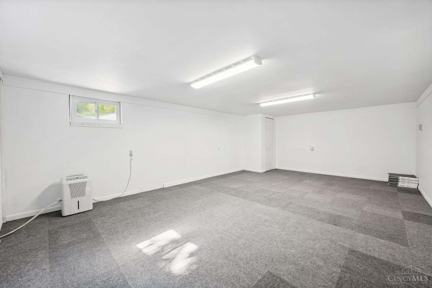 1062 Locust Corner Road Cincinnati, OH 45245 - Photo 23 of 35 Gallery Image 23