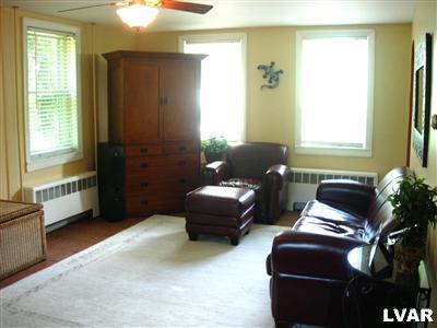 345 Henry Road Nazareth, PA 18064 - Photo 3 of 9