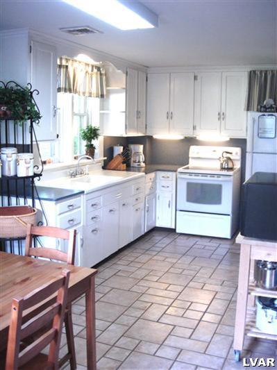 345 Henry Road Nazareth, PA 18064 - Photo 4 of 9