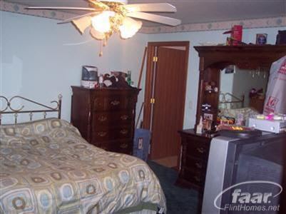 10170 Morrish Road Montrose, MI 48457 - Photo 8 of 18 20247626-7.JPG