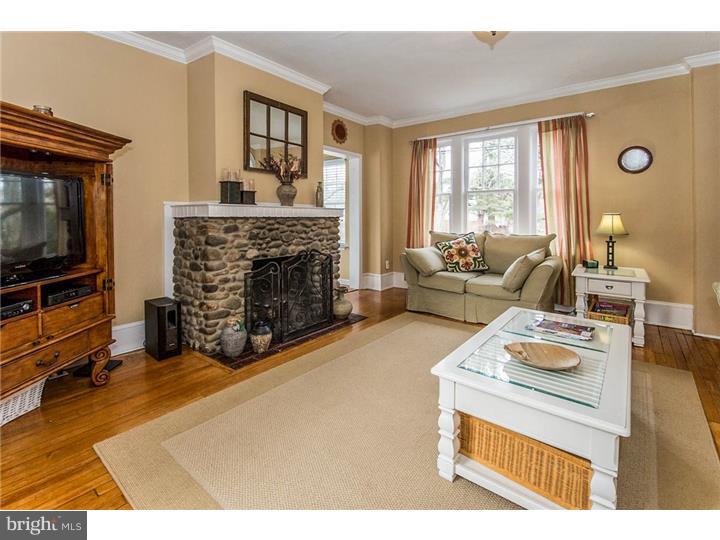 1093 General Sullivan Road Washington Crossing, PA 18977 - Photo 4 of 25 Living Room