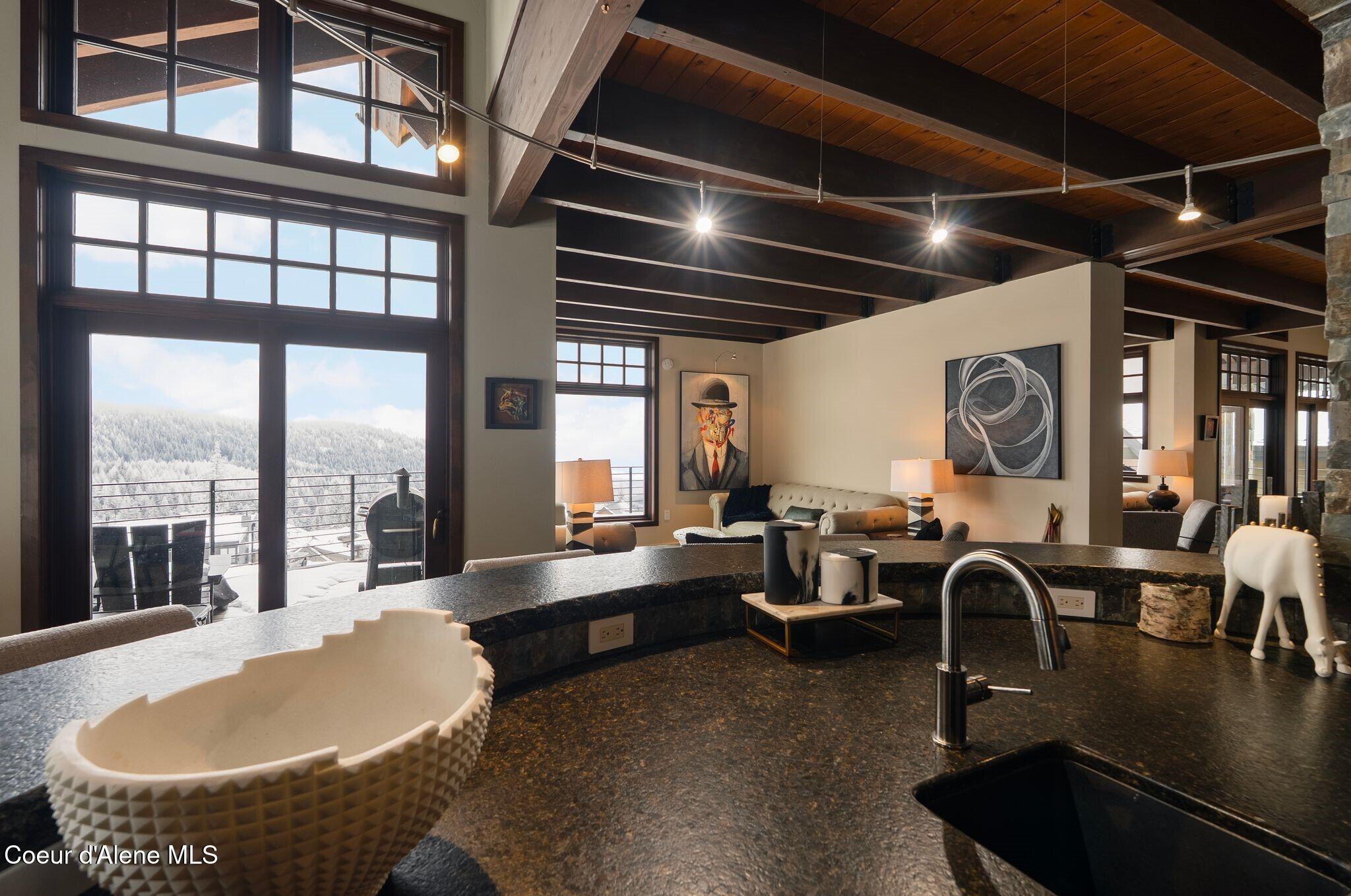 99 Village Lane Sandpoint, ID 83864 - Photo 11 of 60 Breakfast Bar