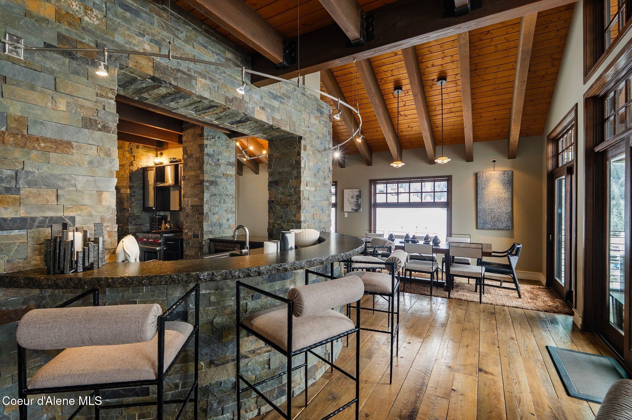 99 Village Lane Sandpoint, ID 83864 - Photo 12 of 60 Breakfast Bar