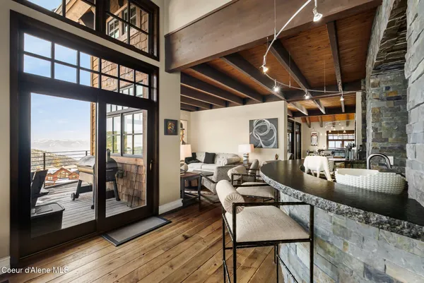 $6,000,000 | 99 Village Lane, Sandpoint, ID 83864