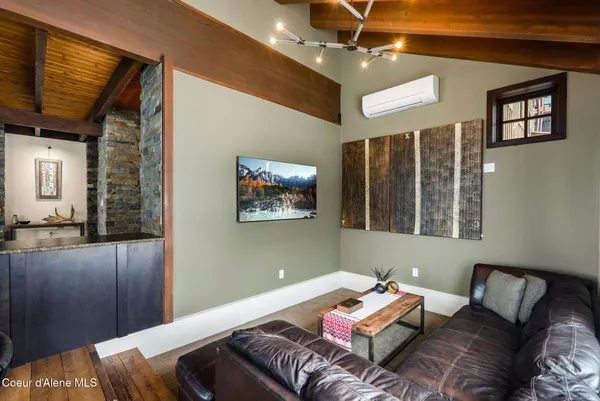 $6,000,000 | 99 Village Lane, Sandpoint, ID 83864