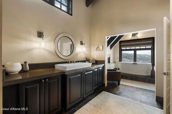 $6,000,000 | 99 Village Lane, Sandpoint, ID 83864